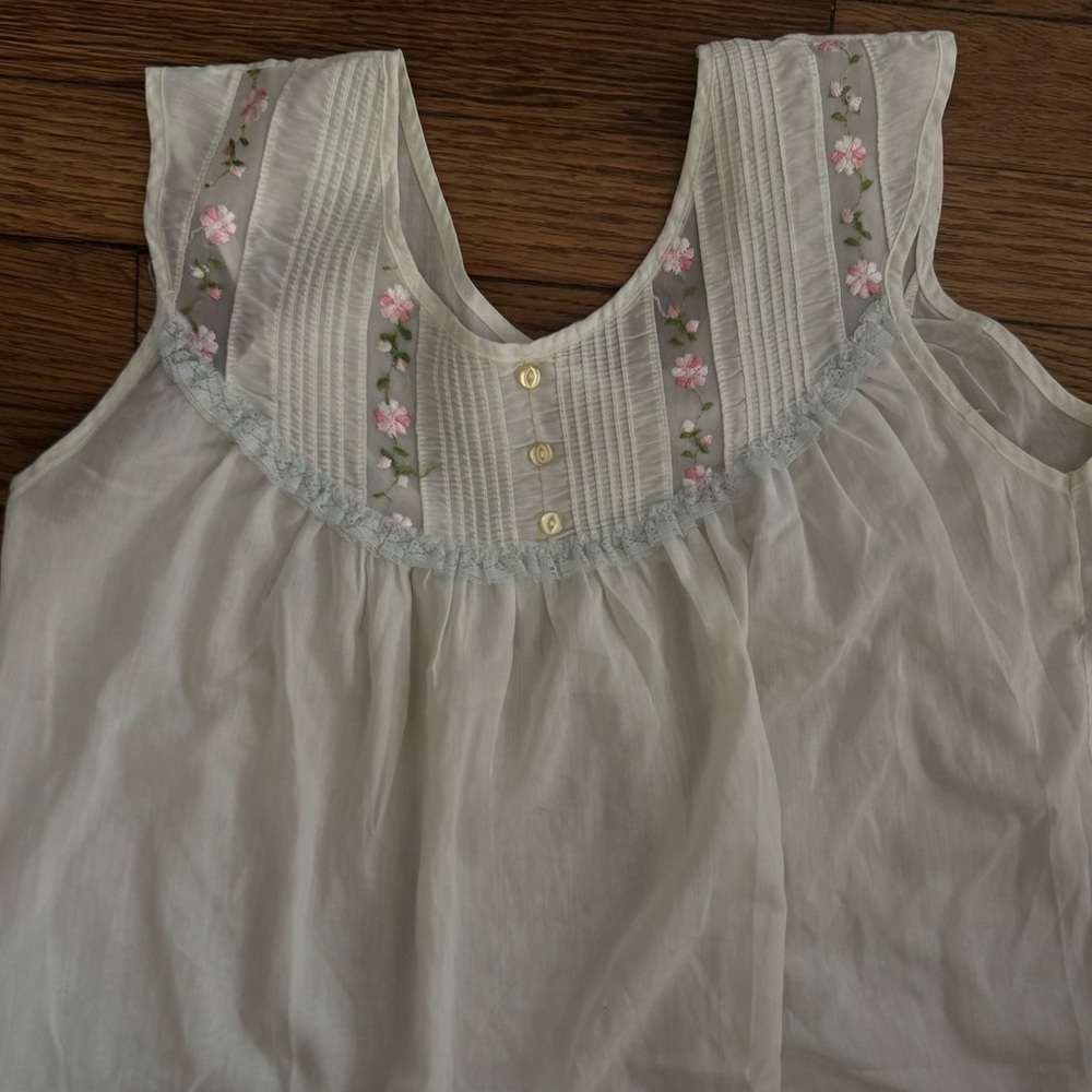 Vintage 1950s-60s Snowdon Sheer Sleep Top - Cream w/ Embroidery (S)